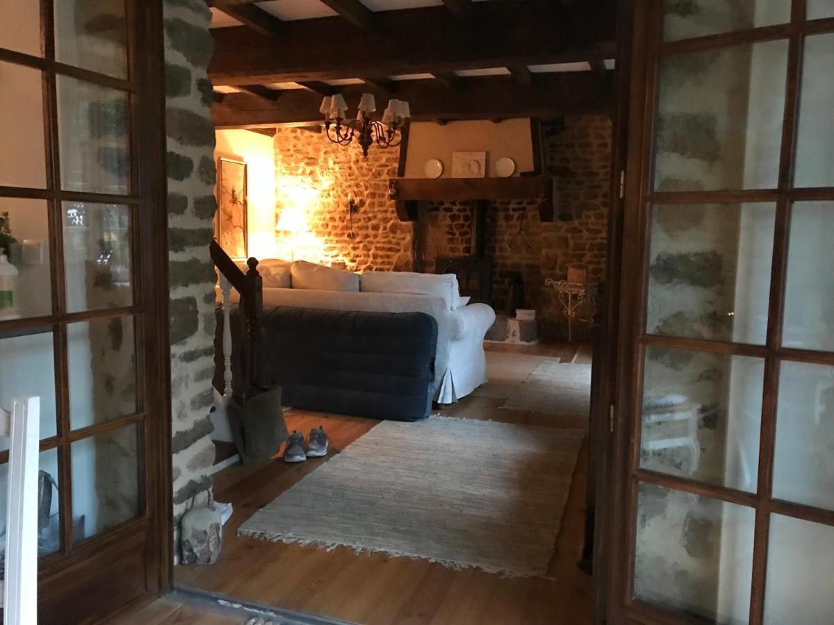 Savigny-le-Vieux Le Jardin Des Fees B&B 외부 사진
