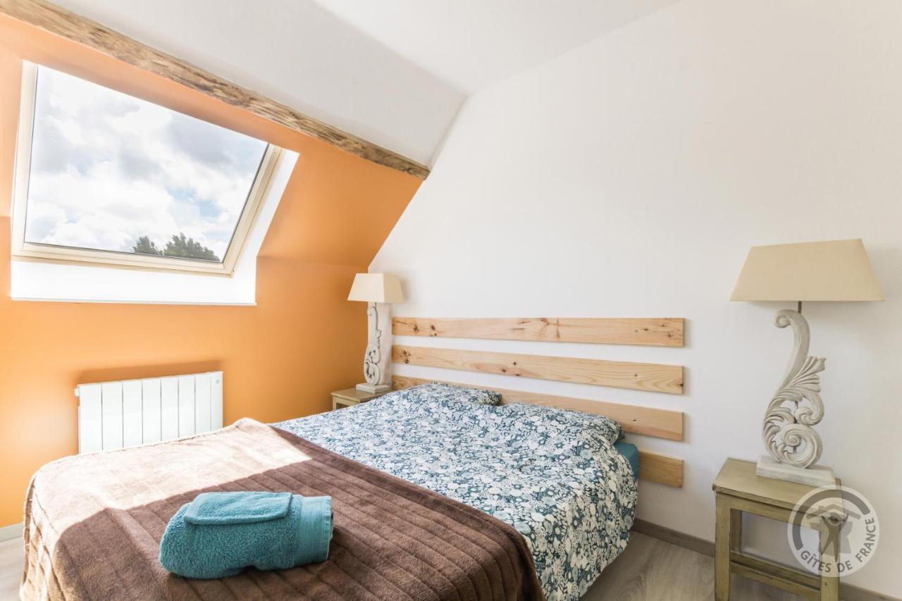 Savigny-le-Vieux Le Jardin Des Fees B&B 외부 사진
