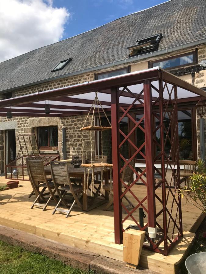 Savigny-le-Vieux Le Jardin Des Fees B&B 외부 사진