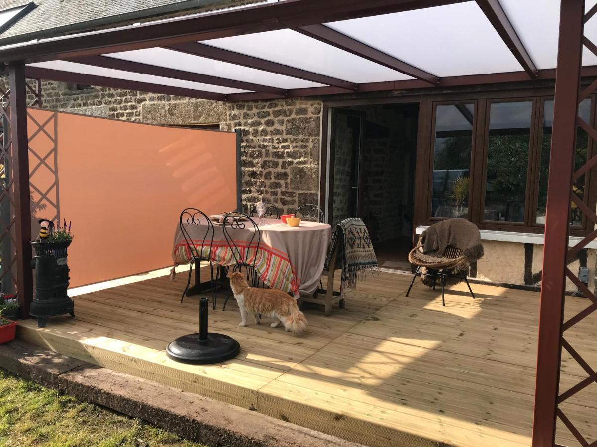 Savigny-le-Vieux Le Jardin Des Fees B&B 외부 사진