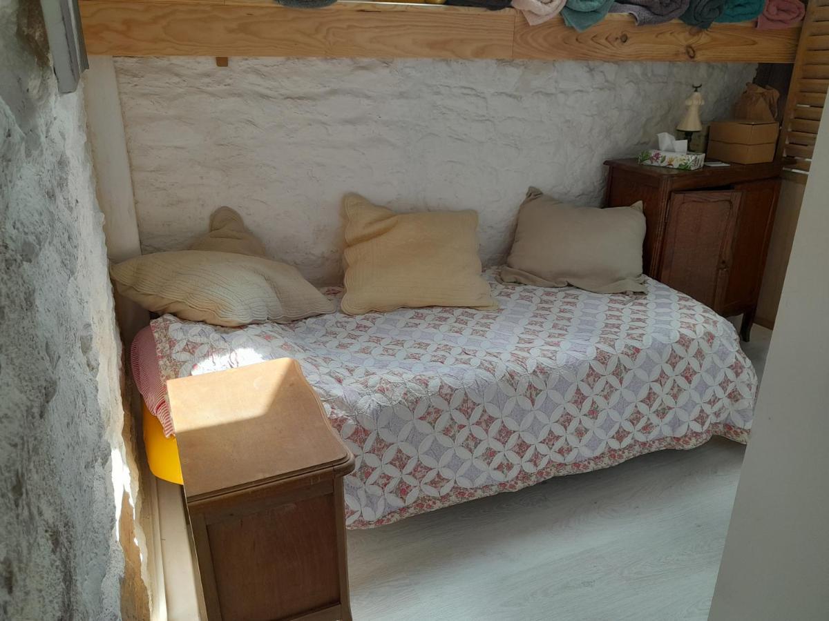 Savigny-le-Vieux Le Jardin Des Fees B&B 외부 사진