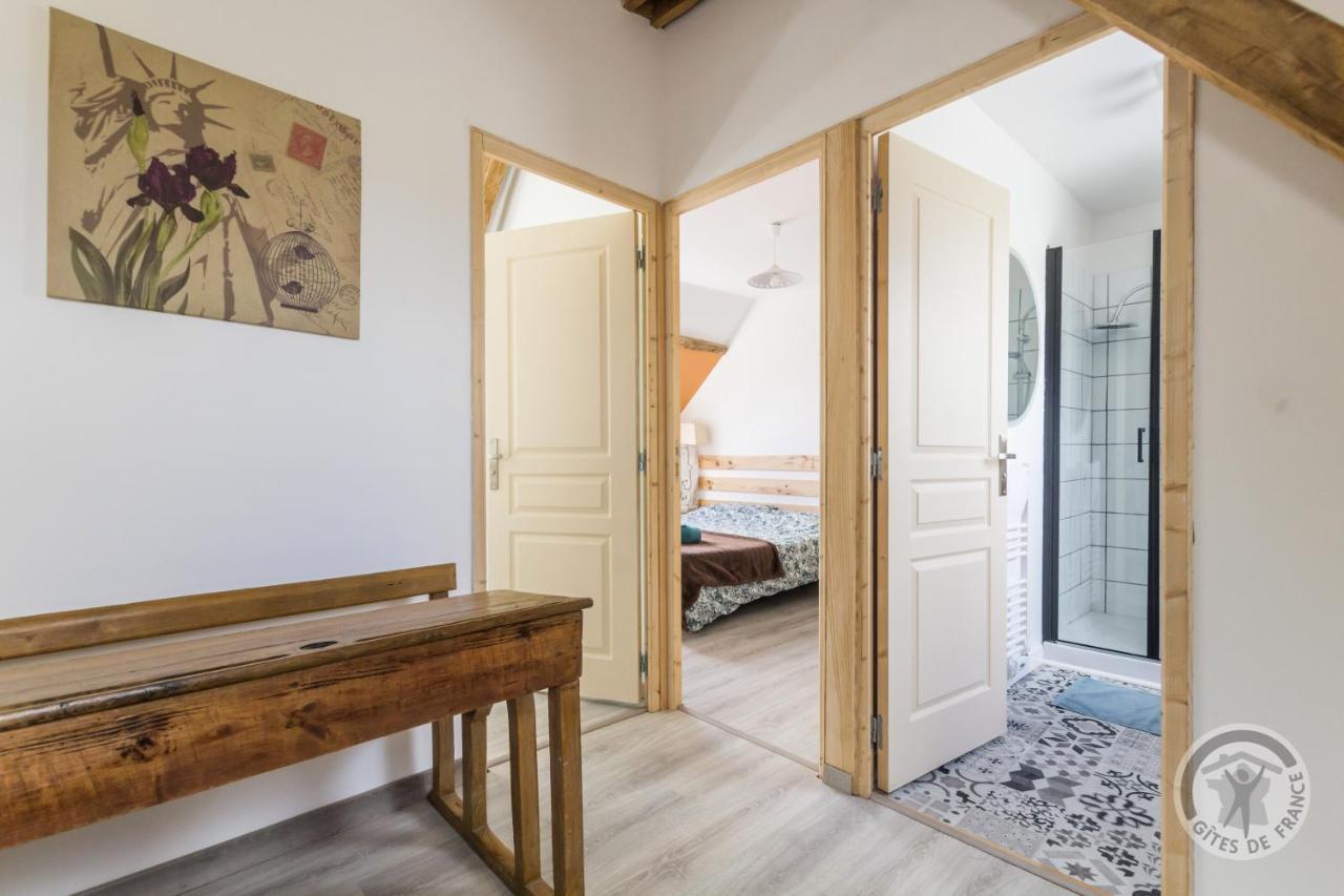 Savigny-le-Vieux Le Jardin Des Fees B&B 외부 사진